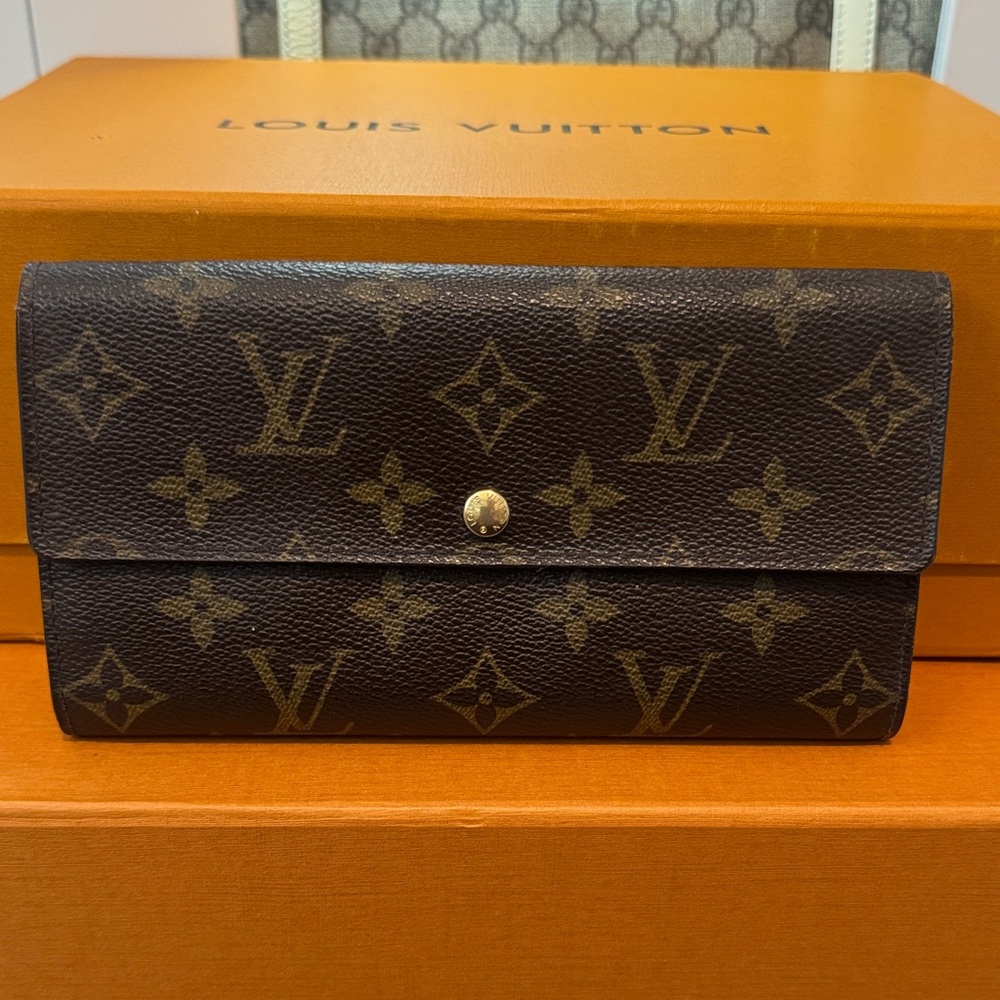 AUTHENTIC - Louis Vuitton Brown and Gold Monogram Wallet
